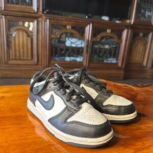 Nike Kids Black and White Low-Top Sneakers Dunks (Pandas)